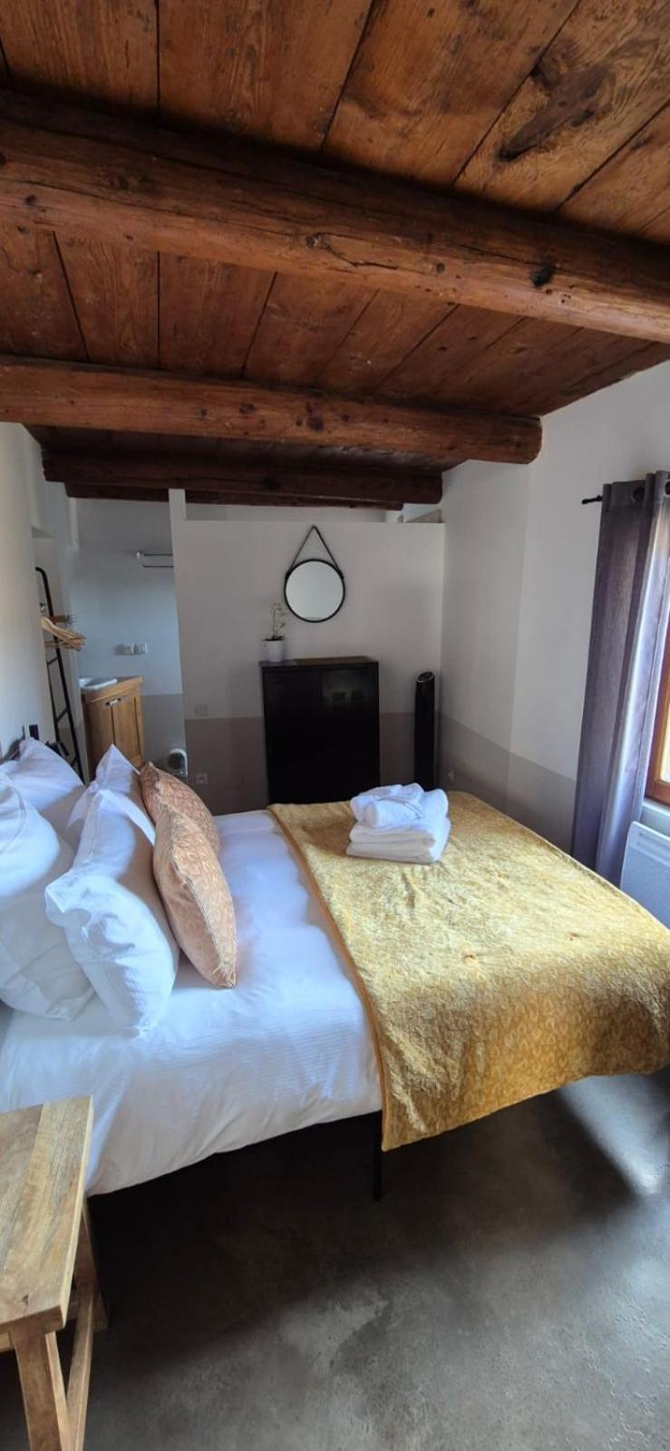 Proche Uzes Le Cocon Du Peintre Anglais Sagriès 外观 照片